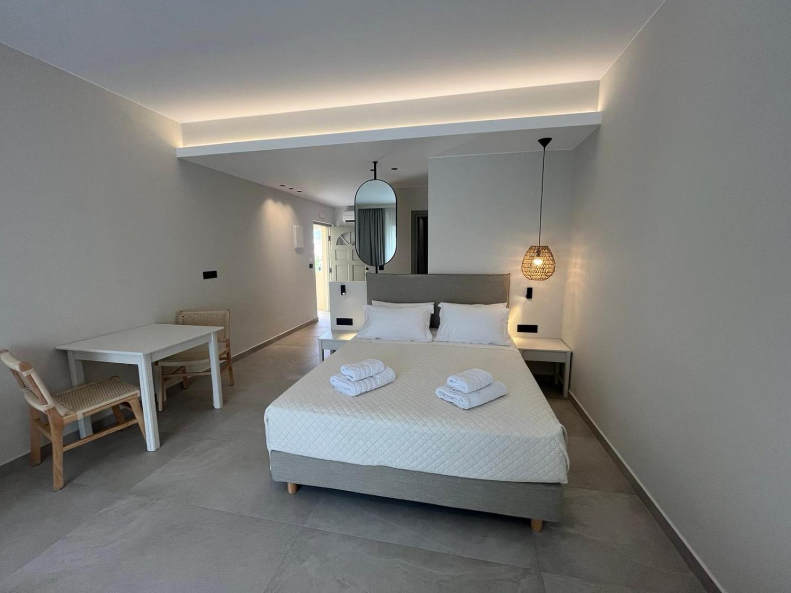 Mediterranean Sea Top Floor Palaiochora Exterior photo