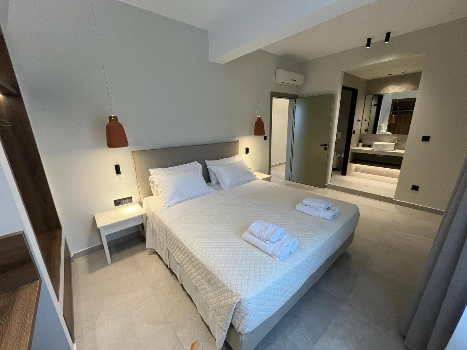 Mediterranean Sea Top Floor Palaiochora Exterior photo