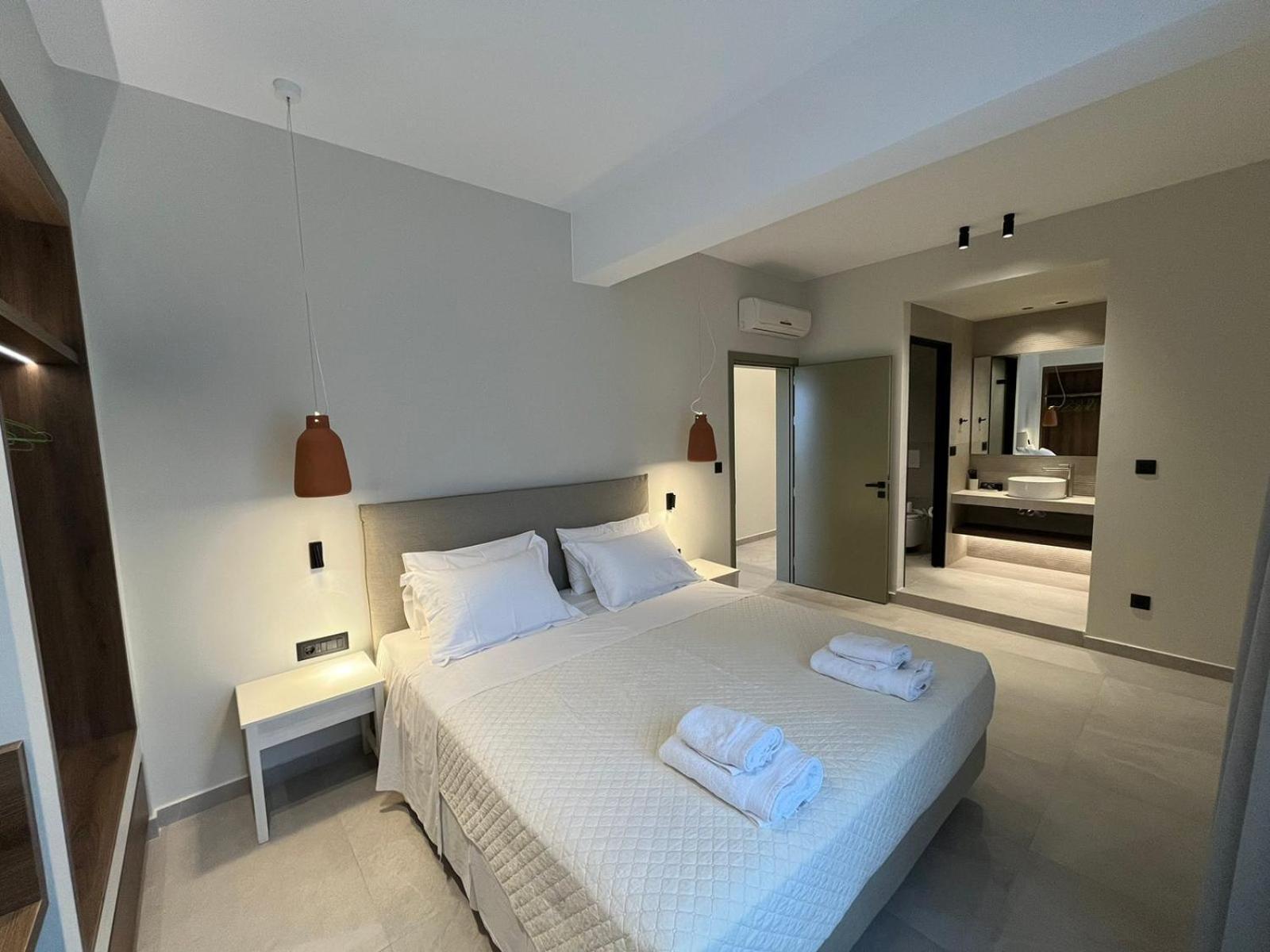 Mediterranean Sea Top Floor Palaiochora Exterior photo